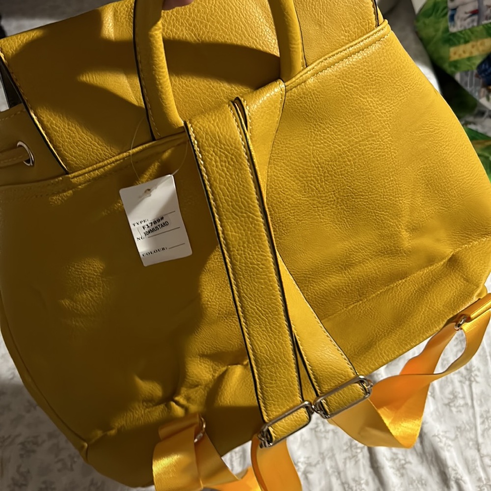 Yellow bag - Picture 2 of 2